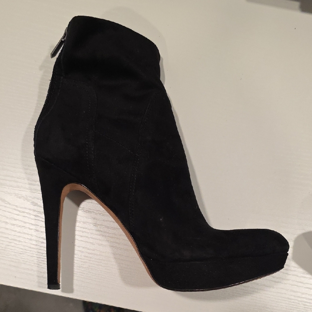 Sam Edelman Elegant Genuine Black Suede Women's Ankle Boots